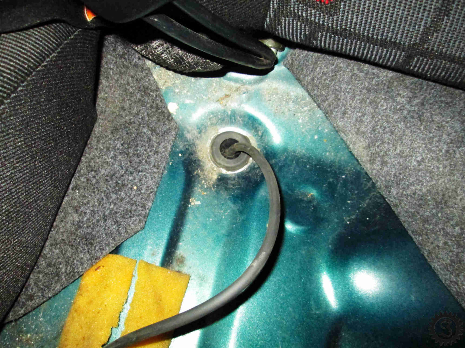 ABS Sensor hinten wechseln Golf III Jones' Werkstatt