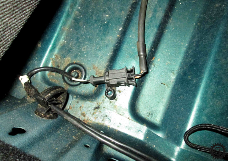 ABS Sensor hinten wechseln Golf III Jones' Werkstatt