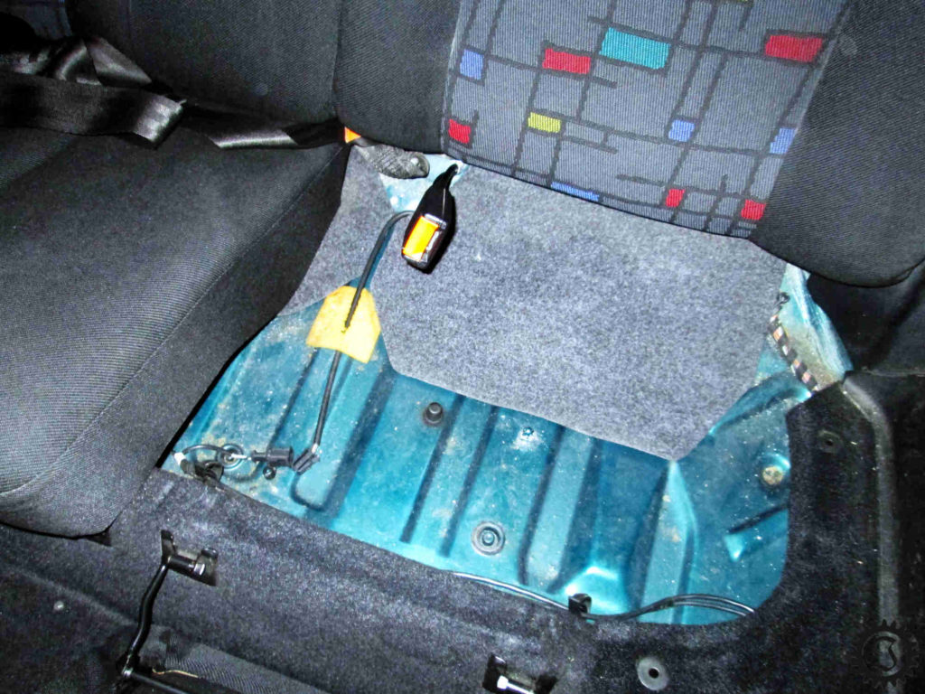 ABS Sensor hinten wechseln Golf III Jones' Werkstatt