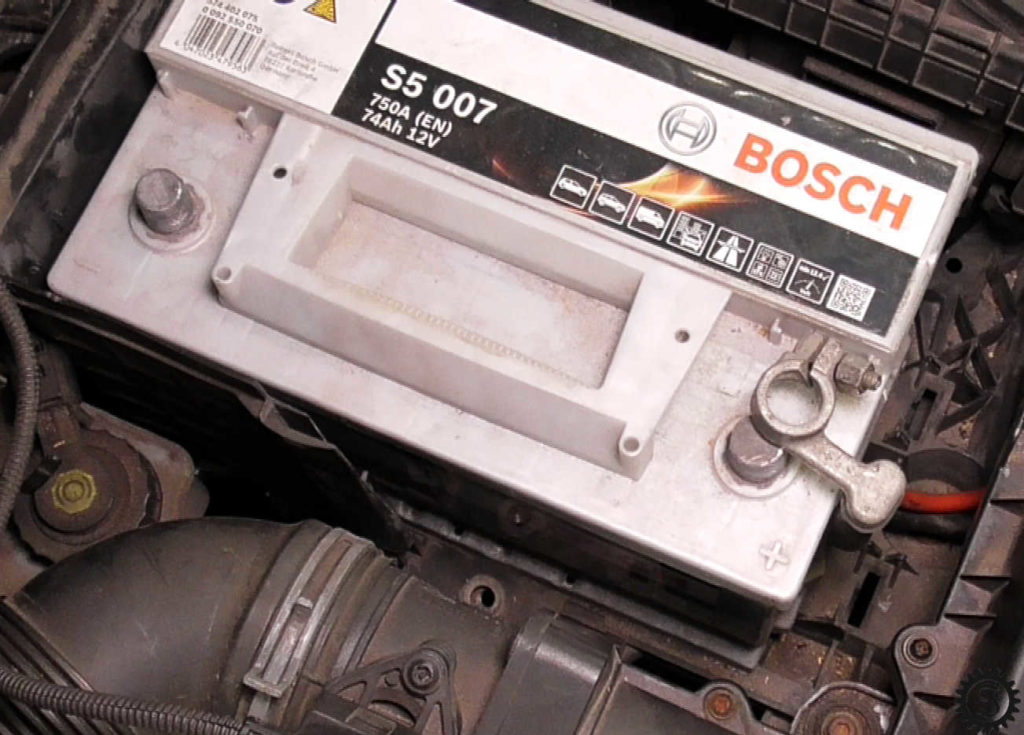 A3 8P Batterie wechseln 5 Jones' Werkstatt